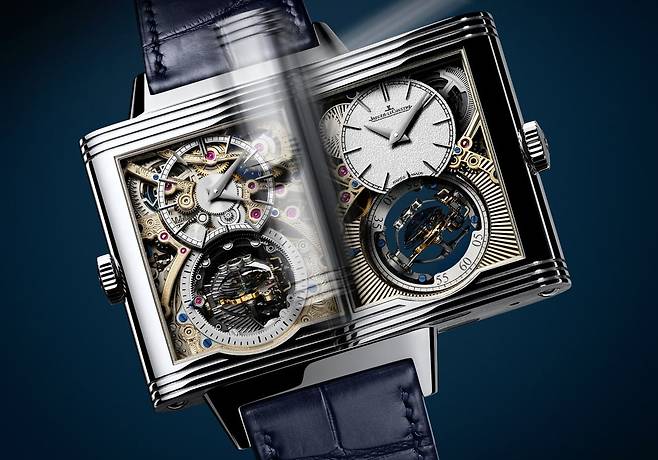 2016년 처음 발표한 리베르소 메카니카 자이로 투르비용 모델. 현재 리베르소 아티스티카 칼리버 179의 전신이다. 사진 예거 르쿨트르