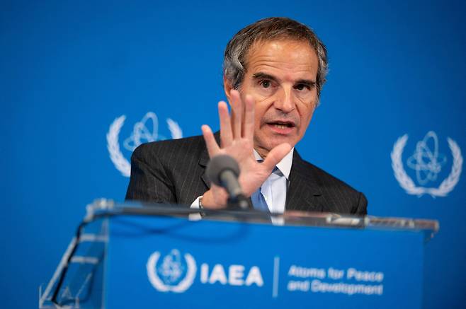 라파엘 그로시 국제원자력기구(IAEA) 사무총장이 19일(현지시간) 오스트리아 빈에서 열린 IAEA 이사회 개막일에 기자회견을 열고 있다. 로이터연합뉴스