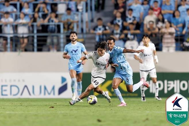 [서울=뉴시스]K리그1 제주와 대구의 경기 모습. (사진=한국프로축구연맹 제공)