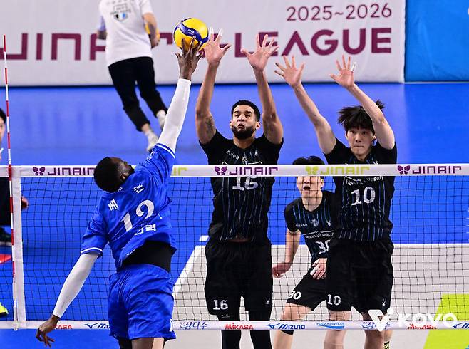 [서울=뉴시스]남자배구 현대캐피탈. (사진=KOVO 제공)