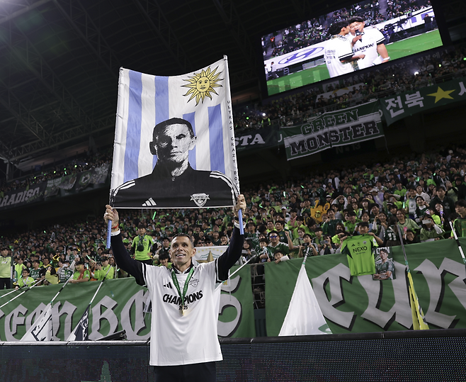 거스 포옛 감독. 프로축구연맹