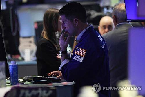 뉴욕증권거래소의 트레이더 [뉴욕 AFP=연합뉴스. 재판매 및 DB 금지]
