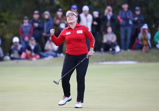 솔직한 성격에 코스에서도 감정 표현이 남달랐던 장하나. 박준석 작가