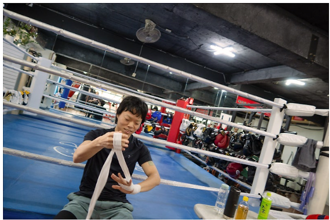 image.png 어제자 복싱 예능에 나온 가수 오존의 복싱 실력ㅎㄷㄷㄷㄷ