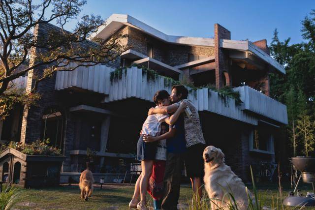 '어쩔수가없다'는 국내 개봉 전 200여 나라에 판매되며 한국 영화 역대 수출 기록을 세웠다. CJ ENM 제공