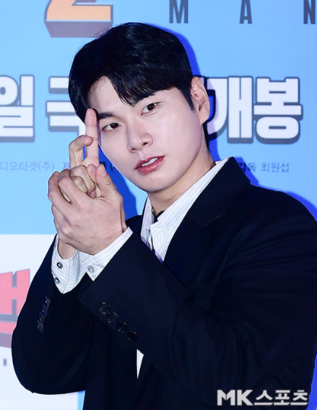 이이경이 결국 SNS 루머 고소와 함께 ‘놀면 뭐하니?’ 제작진을 향해 정면으로 칼을 빼들었다. 사진=천정환 기자