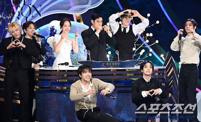 제46회 청룡영화상 시상식이 19일 여의도 KBS홀에서 열렸다. 보이넥스트도어가 멋진 무대를 선보이고 있다. 허상욱 기자  wook@sportschosun.com/2025.11.19/