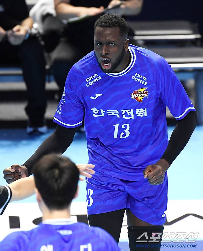 23일 인천 계양체육관에서 열린 V리그 대한항공-한국전력전. 한국전력 베논이 득점 후 기뻐하고 있다. 인천=정재근 기자 cjg@sportschosun.com/2025.10.23/