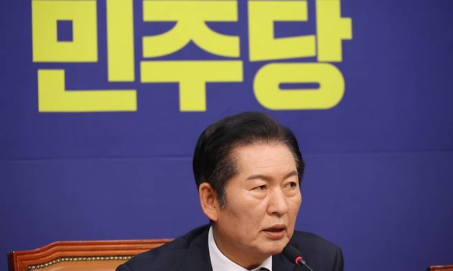 정청래 더불어민주당 대표가 21일 국회에서 열린 최고위원회의에서 발언하고 있다. 연합뉴스