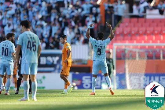 득점을 기뻐하는 대구 지오바니. 사진[연합뉴스]