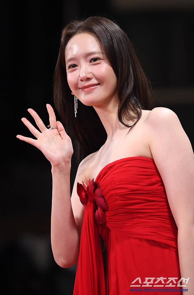 제46회 청룡영화상 시상식이 19일 여의도 KBS홀에서 열렸다. 윤아가 레드카펫을 빛내고 있다. 정재근 기자 cjg@sportschosun.com/2025.11.19/