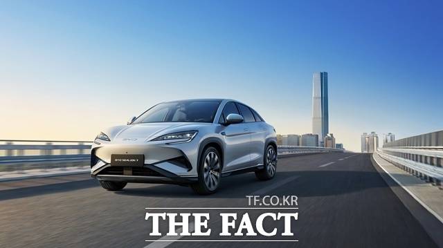 24일 한국수입자동차협회(KAIDA) 통계를 분석한 결과 올해 1~9월 국토교통부에 신규 등록된 수입 승용차는 22만5348대로 전체 등록 차량 113만2275대 중 19.9%를 차지했다. BYD 씨라이언 7 외장. /BYD코리아