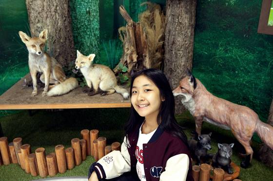 계절별 우리나라 여우의 모습 변화를 알아본 김민영 학생기자. 여우는 여름철에 털갈이한다.