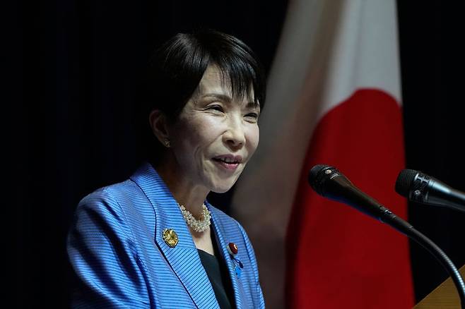 [경주=AP/뉴시스]다카이치 사나에 일본 총리가 지난 1일 경주에서 열린 아시아태평양경제협력체(APEC) 정상회의 후 기자회견에서 발언하고 있다. 2025.11.04.
