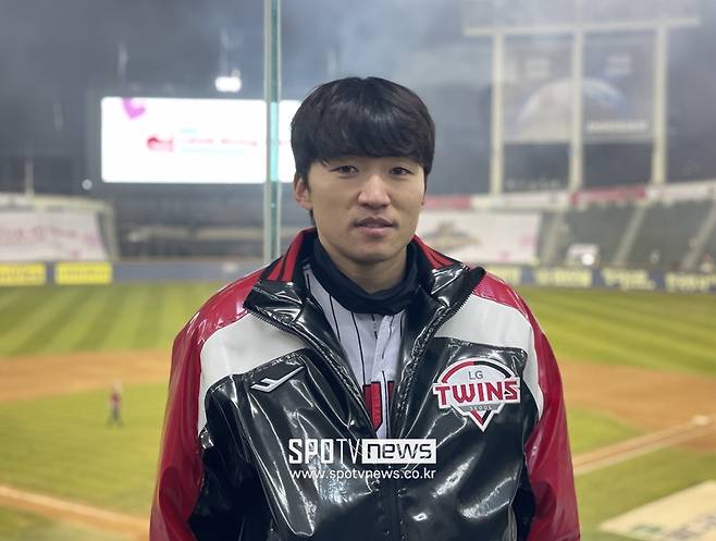 ▲ LG 박해민이 22일 \'러브기빙 페스티벌 위드 챔피언십\' 행사에 참가했다. 21일 FA 재계약을 맺은 뒤 아내의 생일을 기념하는 가족 여행을 뒤로 미루고 LG 팬들 앞에 섰다. ⓒ 신원철 기자