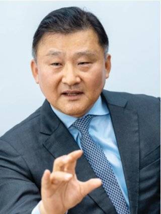 윤웅걸 대표이사 변호사. 홍태식