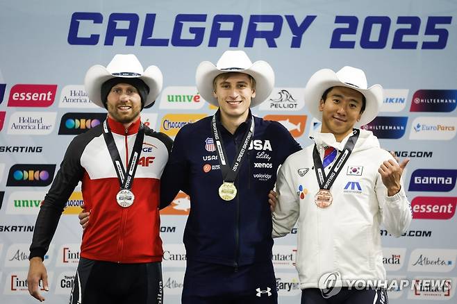 동메달을 목에 건 김준호(맨 오른쪽) [Jeff McIntosh/The Canadian Press via AP=연합뉴스]