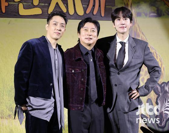 25일 오전 서울 용산 CGV 아이파크몰에서 넷플릭스(Netflix) 예능 '케냐 간 세끼' 제작발표회가 열렸다. 나영석, 김예슬 PD, 이수근, 은지원, 규현이 참석했다. 박세완 엔터뉴스팀 기자 park.sewan@jtbc.co.kr