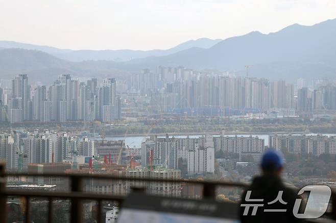 남산에서 바라본 서울시내 아파트 및 주택 단지. 2025.11.21/뉴스1 ⓒ News1 황기선 기자