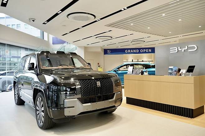 국내 전시장 최초로 전시되는 양왕 U8. 삼천리EV 제공