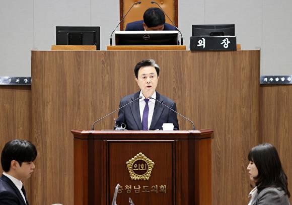 김태흠 충남도지사가 25일 천안아산 대규모 복합 돔구장 건립 필요성과 추진 의지를 재차 강조하고 있다 [사진=충남도]