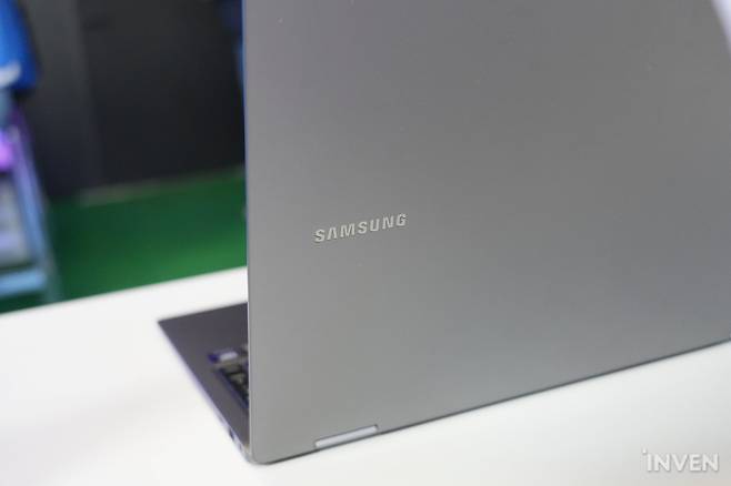 ▲ 애국심을 자극하는 그 로고