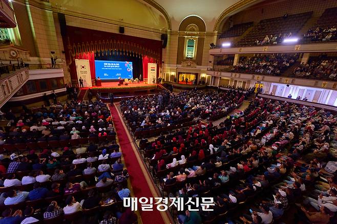 이재명 대통령이 20일(현지시간) 이집트 카이로 대학에서 연설을 하고 있다. 2025.11.20   카이로/김호영기자