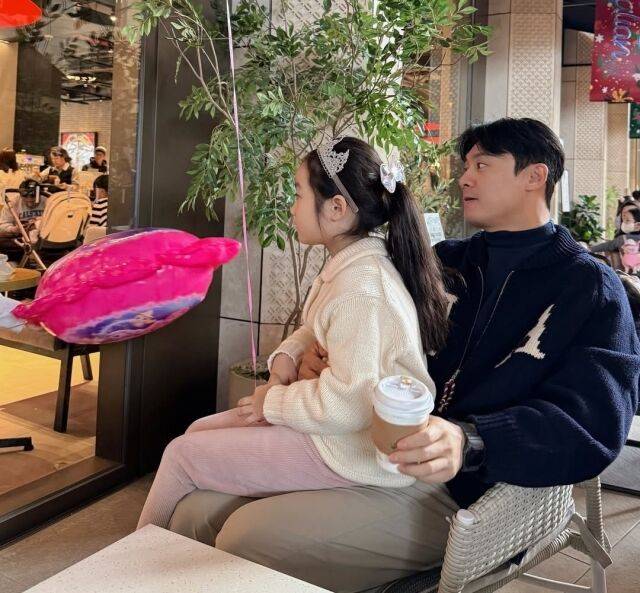 김소영이 딸을 바라보며 느끼는 행복을 전했다. / 김소영 인스타그램