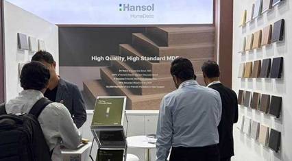 한솔홈데코의 두바이  건축기자재전 전시부스.