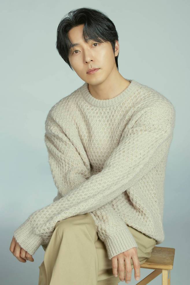 넷플릭스 오리지널 드라마 ‘당신이 죽였다’에서 진소백 역을 연기한 배우 이무생. 사진 에일리언 컴퍼니