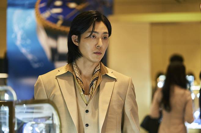 넷플릭스 오리지널 드라마 ‘당신이 죽였다’에서 진소백 역을 연기한 배우 이무생 출연장면. 사진 넷플릭스