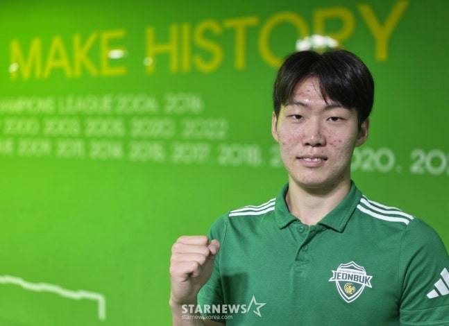 지난 7월 전주월드컵경기장에서 열린 강원FC와의 하나은행 K리그1 2025 23라운드를 마친 뒤 공동취재구역에서 취재진과 만난 전북 현대 강상윤. /사진=김명석 기자