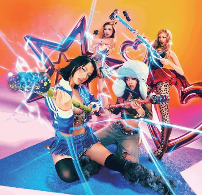 신곡 ‘리틀 미스(Little Miss)’를 발표한 걸그룹 걸셋(GIRLSET). JYP엔터테인먼트가 글로벌 오디션을 통해 결성한 팀이다.&nbsp; JYP엔터테인먼트 제공