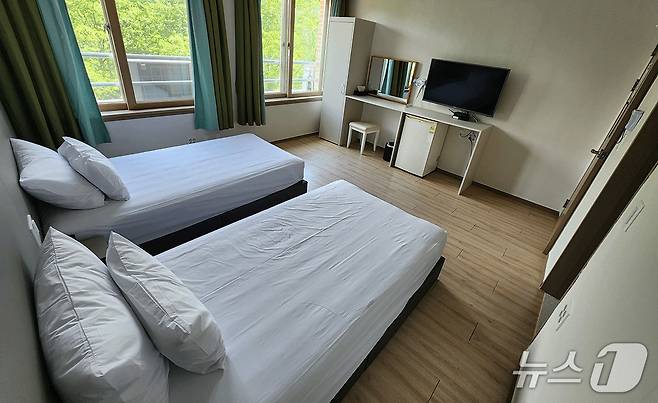 전북 고창군이 운영하는 선운산 유스호스텔 객실.(고창군제공. 재판매 및 DB금지)2025.11.26/뉴스1