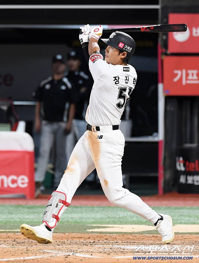 23일 수원KT위즈파크에서 열린 KBO리그 KT 위즈와 키움 히어로즈의 경기. KT 장진혁이 타격을 하고 있다. 수원=박재만 기자 pjm@sportschosun.com/2025.09.23/