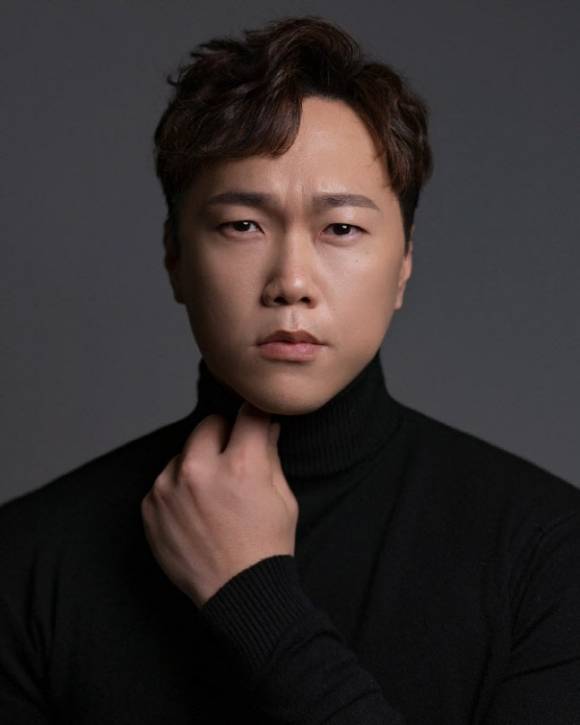 배우 송진우가 일제강점기를 "한국과 일본이 싸운 것"이라고 표현해 논란이 되자 사과했다. /송진우 프로필 사진 캡처