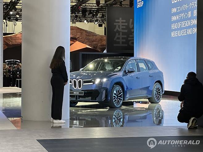BMW는 노이어 클라쎄 시리즈 첫 모델 iX3를 내년 국내 시장에 선보일 전망이다(출처: BMW)