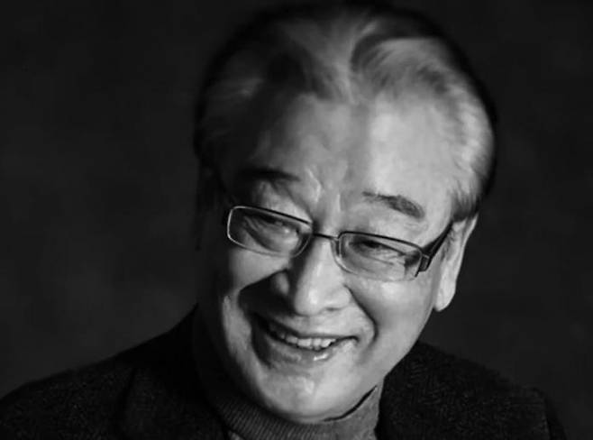 Actor Lee Soon-jae, who passed away at dawn on November 25. After receiving the Grand Prize at last year’s KBS Drama Awards, he said, ‘I have owed you so much throughout my entire life. Thank you very much.