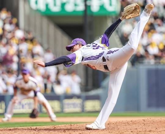 두산 고효준의 불혹투!. 사진[연합뉴스]