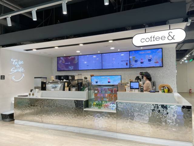 삼성웰스토리가 운영 중인 사내 카페 ‘커피앤(Coffee &)’. 사진제공=삼성웰스토리