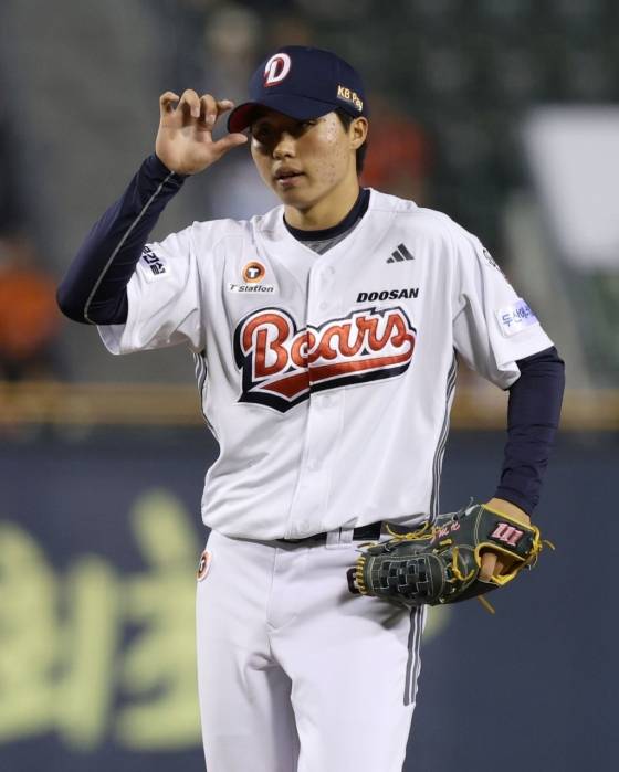 두산 베어스에서 활약했던 당시 홍민규의 모습. /사진=두산 베어스 제공