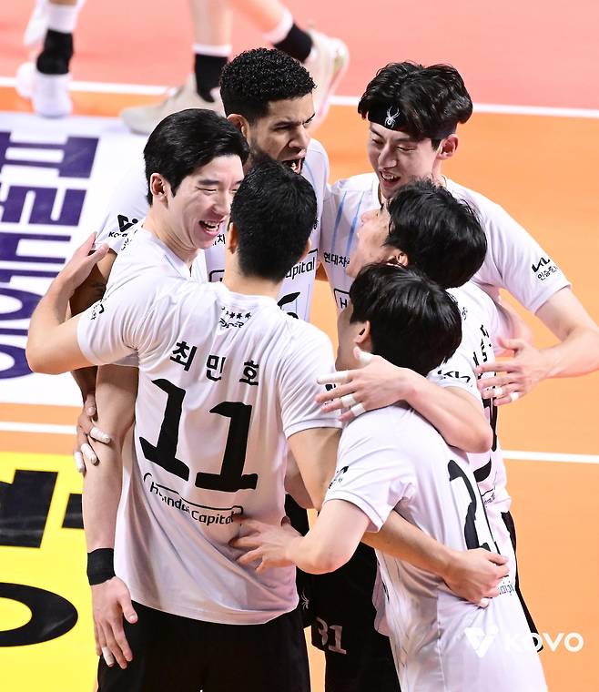득점 후 기뻐하는 현대캐피탈 선수들 [한국배구연맹 제공. 재판매 및 DB 금지]