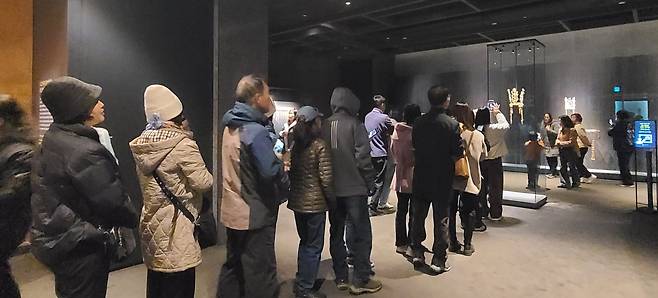  ȭ õ ݰ.  հ  ִ    ϵ õǾ ִ.