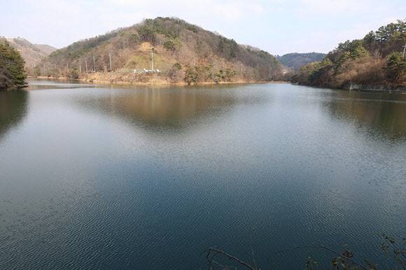 진천군 문백면 옥성저수지(옛 옥산저수지) 모습.(사진=연합뉴스)