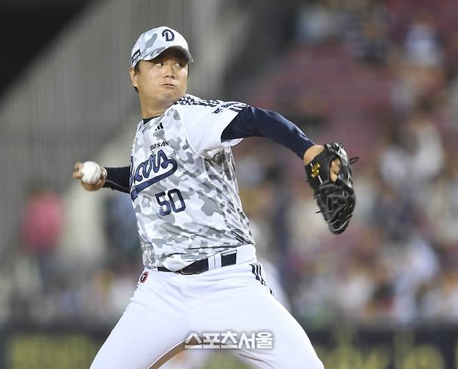 두산 투수 이영하가 서울 잠실구장에서 열린 2025 KBO리그 LG와 경기 7회 역투하고 있다. 잠실 | 최승섭기자 thunder@sportsseoul.com