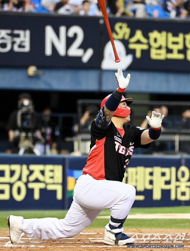 13일 잠실야구장에서 열린 KIA와 LG의 경기, 6회초 KIA 최형우가 역전 솔로홈런을 치고 있다. 잠실=허상욱 기자wook@sportschosun.com/2025.09.13/