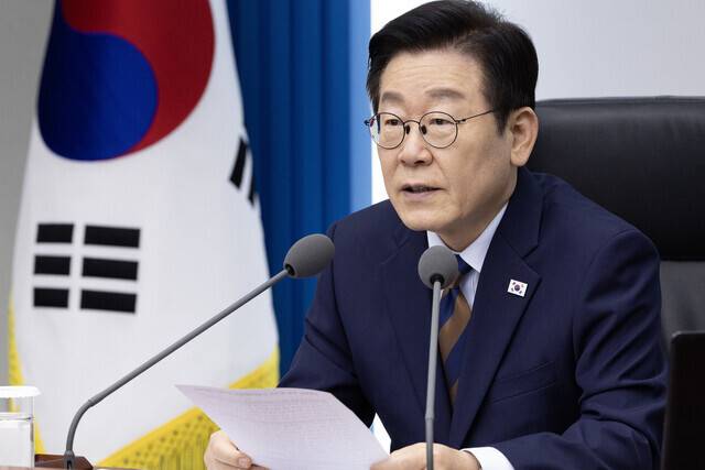이재명 대통령이 27일 오후 서울 용산 대통령실에서 열린 수석보좌관회의에서 발언하고 있다. 대통령실사진기자단