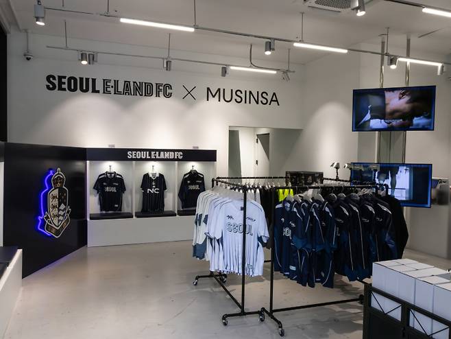 프로구단 최초의 무신사 협업 팝업스토어 전경. 사진=서울 이랜드
