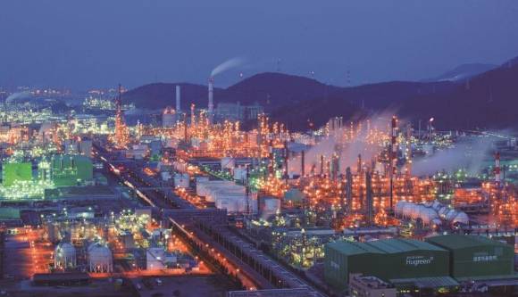 여천NCC 공장이 들어서 있는 여수국가산업단지 전경. [사진=연합뉴스]