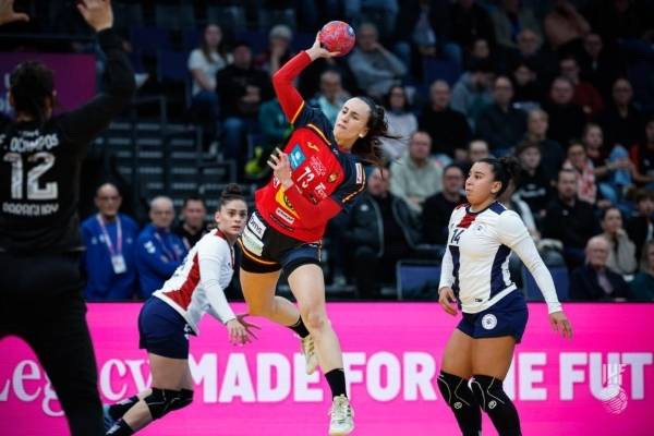 사진 제27회 여자 핸드볼 세계선수권대회 D조 예선 스페인과 파라과이 경기 모습, 사진 제공=국제핸드볼연맹